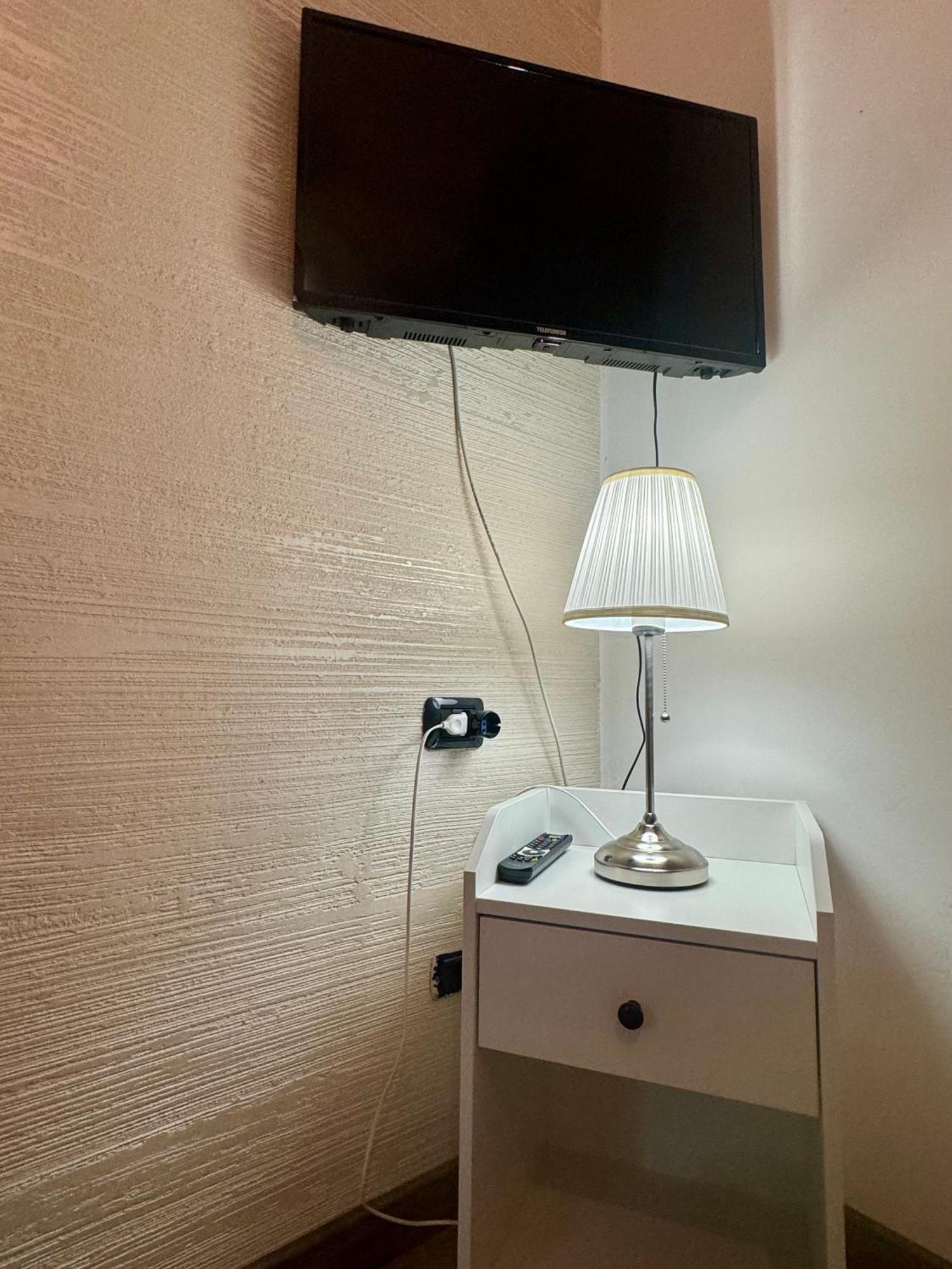Casa Alessio - Elegante Appartamento Nel Cuore Di เชซาโน มาแดร์โน ภายนอก รูปภาพ